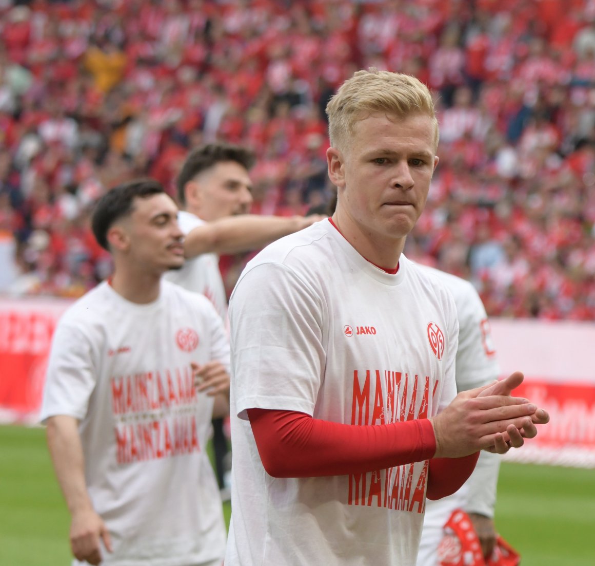 Tränen lügen nicht: Nach dem letzten Spieltag der vorigen Saison zeigte Jonathan Burkardt Emotionen, die nicht zum Einzug in die Conference League passen wollten. Eher zum bevorstehenden Abschied aus Mainz.