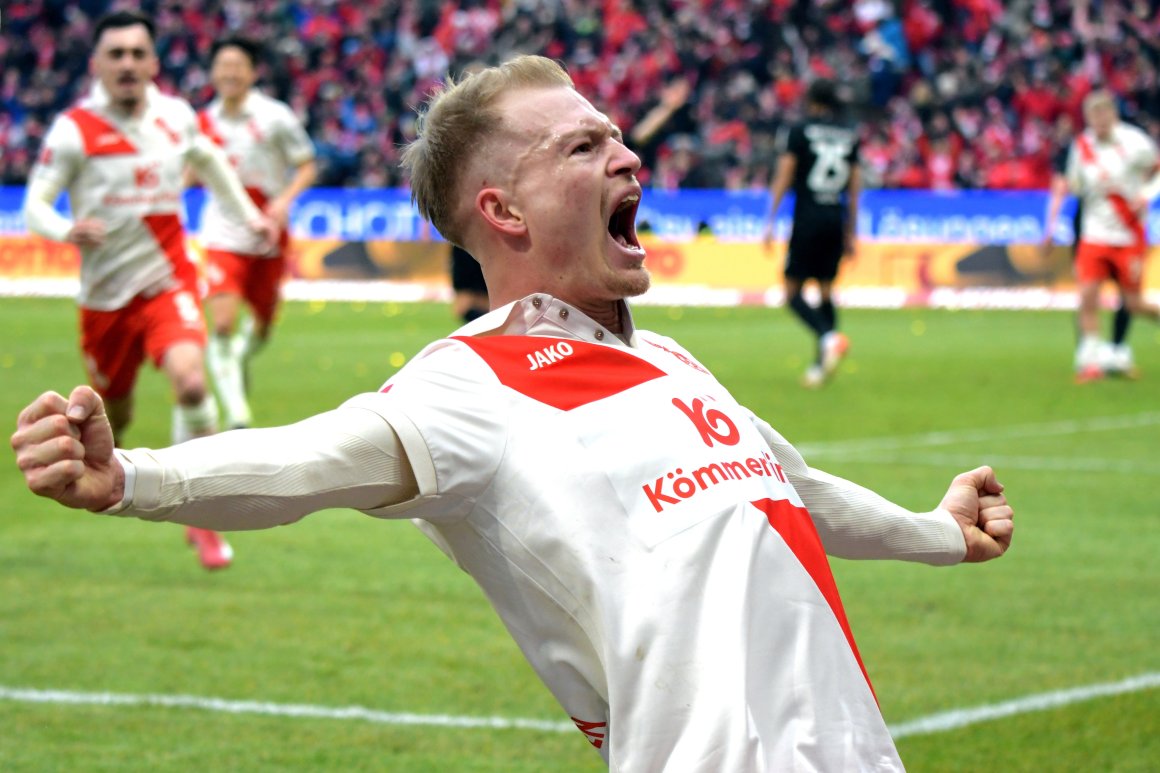 Freut sich über die Vertragsverlängerung: Andreas Hanche-Olsen.
