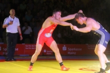 Pascal Eisele (l.) will sich am Samstagabend in Mombach für seine Hinkampfniederlage revanchieren.