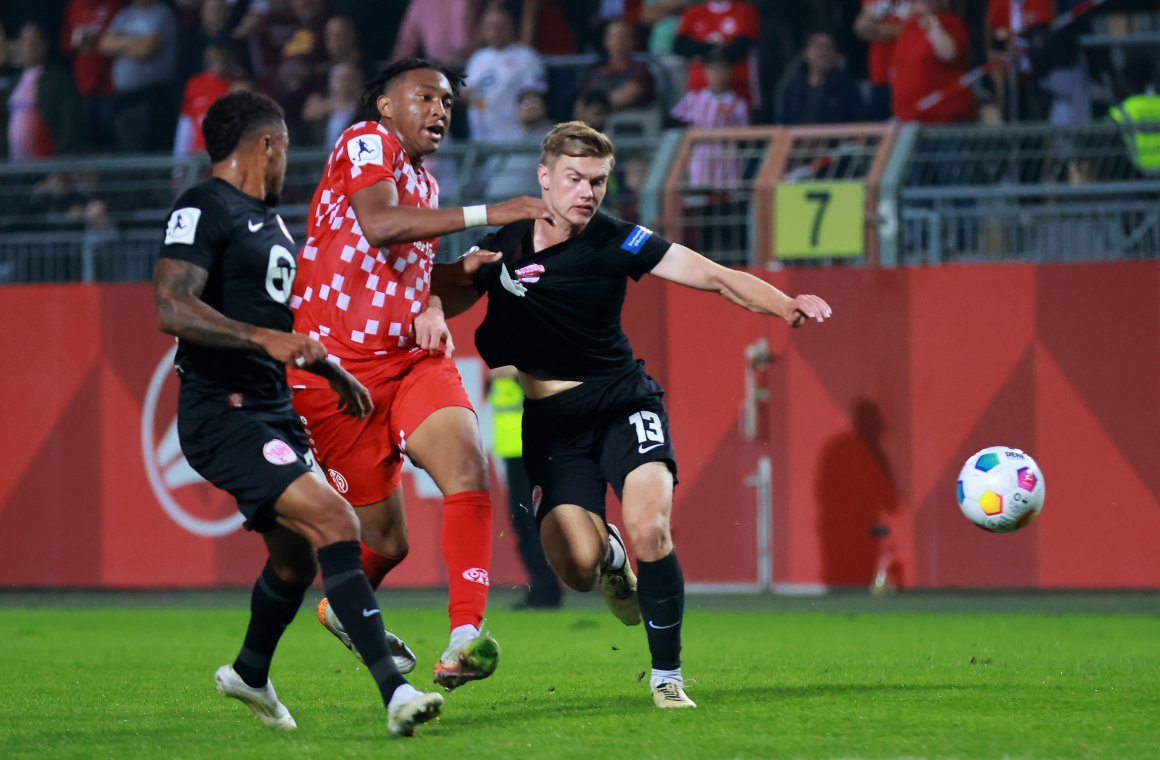 Nayrobi Vargas stand vorige Saison gegen Kickers Offenbach zum bisher einzigen Mal über volle 90 Minuten auf dem Platz und steuerte zwei Assists zum 4:2-Sieg bei. In den ersten beiden Partien der neuen Saison ließ Benjamin Hoffmann ihn auf der Bank.