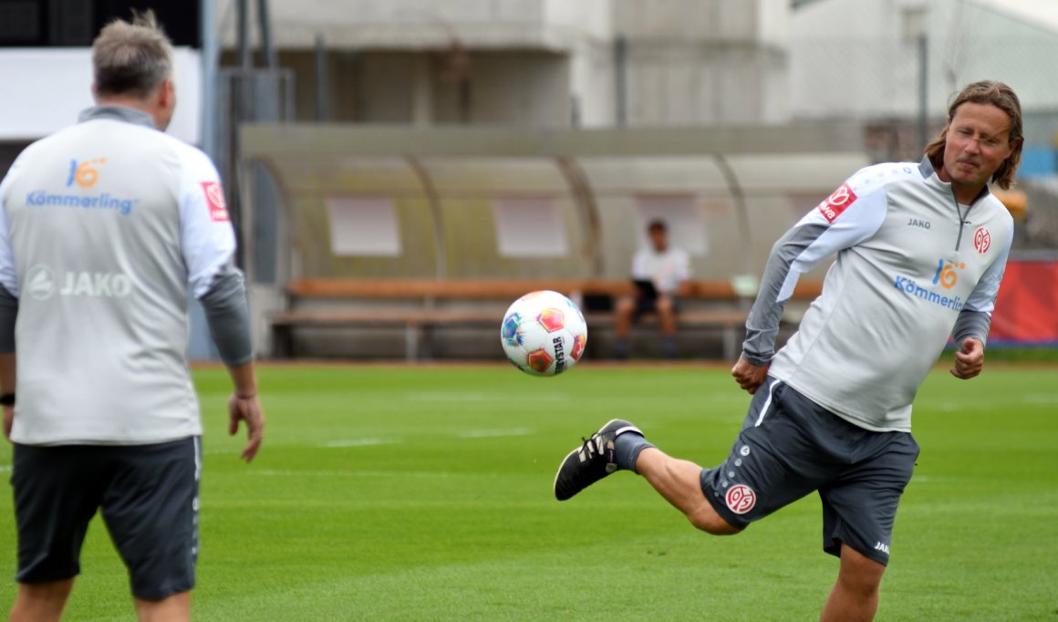 Nach einer gelungenen Vorbereitung geht Bo Henriksen mit den 05ern ins erste Pflichtspiel der Saison.