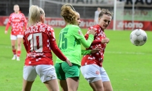 Nadine Anstatt (r.) und Chiara Bouziane spielten vor mehr als zehn Jahren einst schon gemeinsam für den TSV Schott. Bouziane (damals noch unter ihrem Mädchennamen Loos), verbrachte später zwei Bundesligaspielzeiten beim SC Sand, der am Samstag an den Bruchweg kommt.