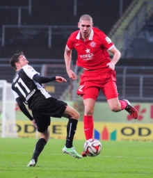 Ereignisreiches Wochenende: Damian Roßbach saß am Freitag gegen den FC Bayern bei den Profis auf der Bank und erzielte am Samstag den Ausgleich beim 1:1 der U23 in Duisburg.