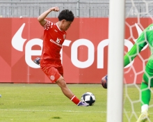 Immer wieder tauchte Taiyu Yamasaki vor dem Steinbacher Tor auf und besorgte auch den Führungstreffer.