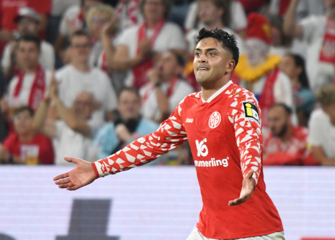 Eigentlich tot, aber todsicher vom Punkt: Nadiem Amiri.