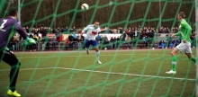 Der Kopfball von Mauzinho Albino in der Schlussphase war nicht schlecht, aber VfL-Torwart Kevin Kuhfekd parierte glänzend. 