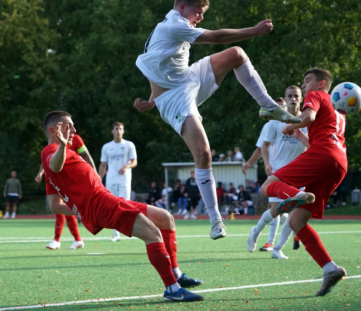 Den macht nicht jeder: Luis Kersthold traf in der 84. Minute zum 1:1.