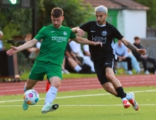 Das Verbandsligaderby zwischen der TuS Marienborn (l. Julian Hornetz) und dem VfB Bodenheim (r. Pedro Teixeira Agrela) ist der zweite Aufeinandertreffen der beiden Klubs in dieser Saison. 