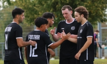 Pascal Klose (2.v.r.) will sich mit seinen Kollegen am Sonntag anders präsentieren als zuletzt in Mombach.