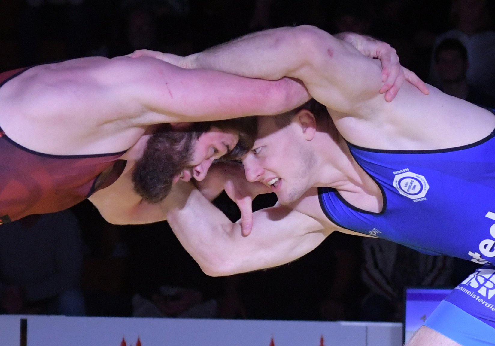 Malik Shavaev (l.) bekam es mit dem Deutschen Meister Lars Schäfle zu tun...