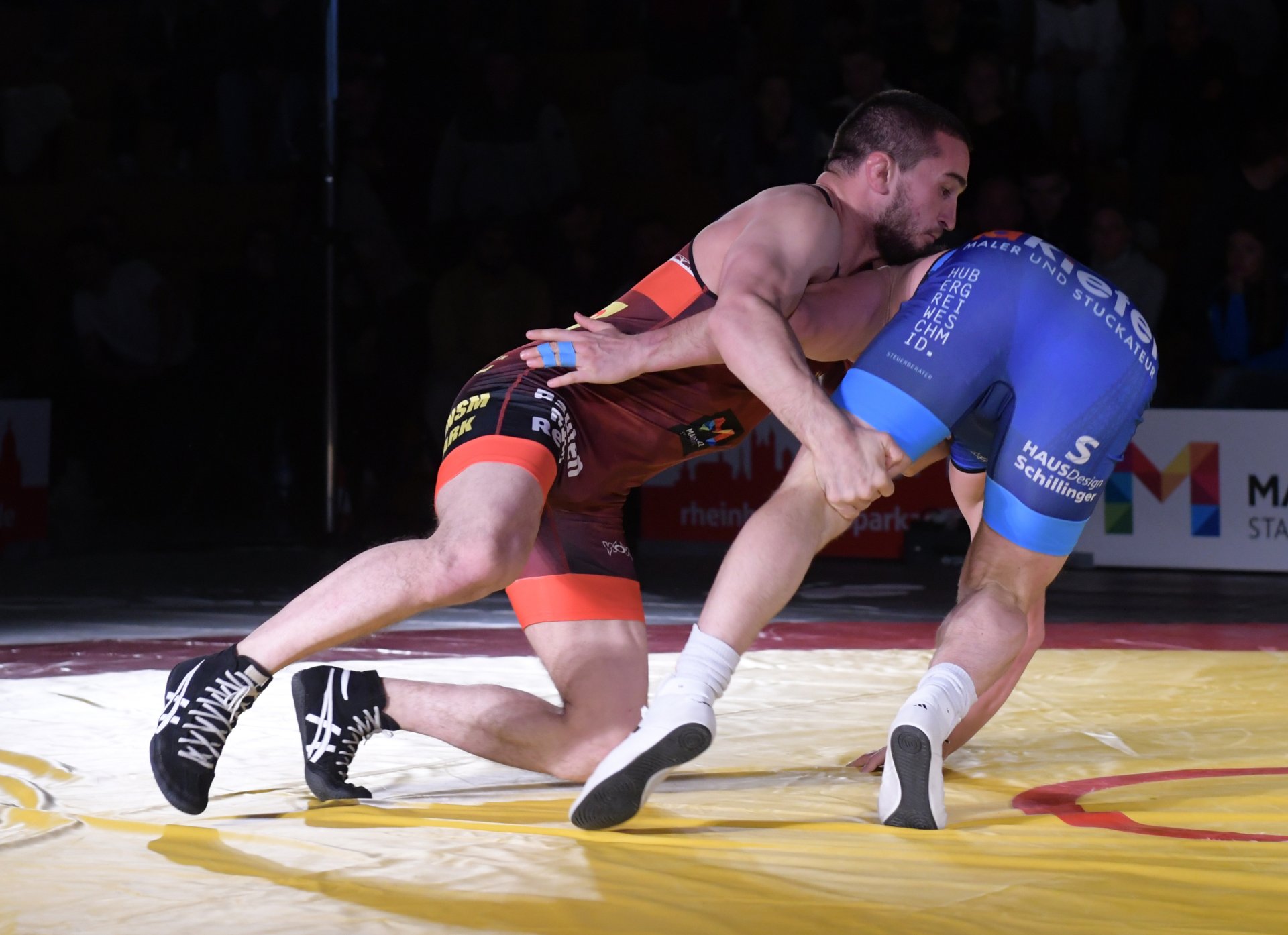 ...im vorletzten Kampf schickten die 88er ihren Vier-Punkte-Garanten Timur Bizhoev auf die Matte...