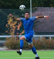 Serdal Günes lief zum zweiten Mal hintereinander im Mittelfeld auf, musste in der Pause jedoch verletzt raus.