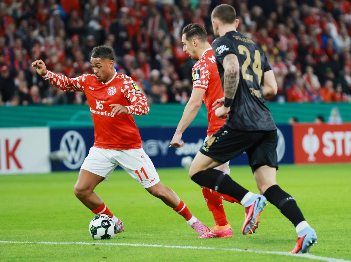 Armindo Sieb vergab die größte potenzielle Gelegenheit zum Ausgleich, weil der sich den Ball viel zu weit vorlegte.