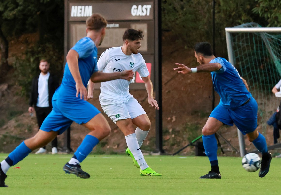 Die TuS Marienborn (Mitte: Meikel Melament) hat in den drei bisherigen Verbandsligaduellen mit der TSG in Bretzenheim dreimal ohne Gegentreffer gewonnen.