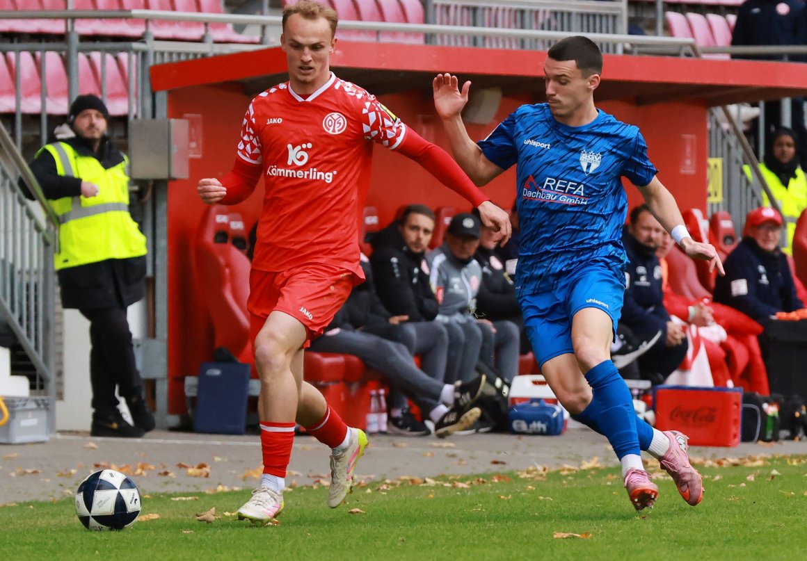 Niklas Tauer ist nach seiner Rückkehr an den Bruchweg nach zwei Jahren Leihe aktuell fest in der U23 im Einsatz. Altersbedingt gehört der Mittelfeldspieler zum Ü-22-Kontingent.