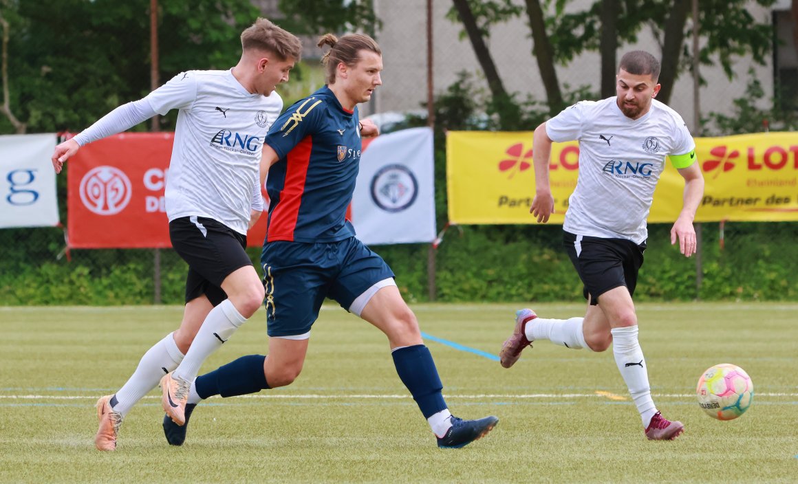 Espen Lautermann sicherte dem FC Basara mit seinem Treffer in der 88. Minute den 2:1-Erfolg.