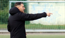 Damir Bektasevic durfte beim vorigen Heimspiel gegen den SV Morlautern schon mal das Coachen an der Linie üben. Dass er zumindest bis zur Winterpause auch die verbleibenden vier Spiele und die Trainingseinheiten leiten wird, war da noch nicht abzusehen.