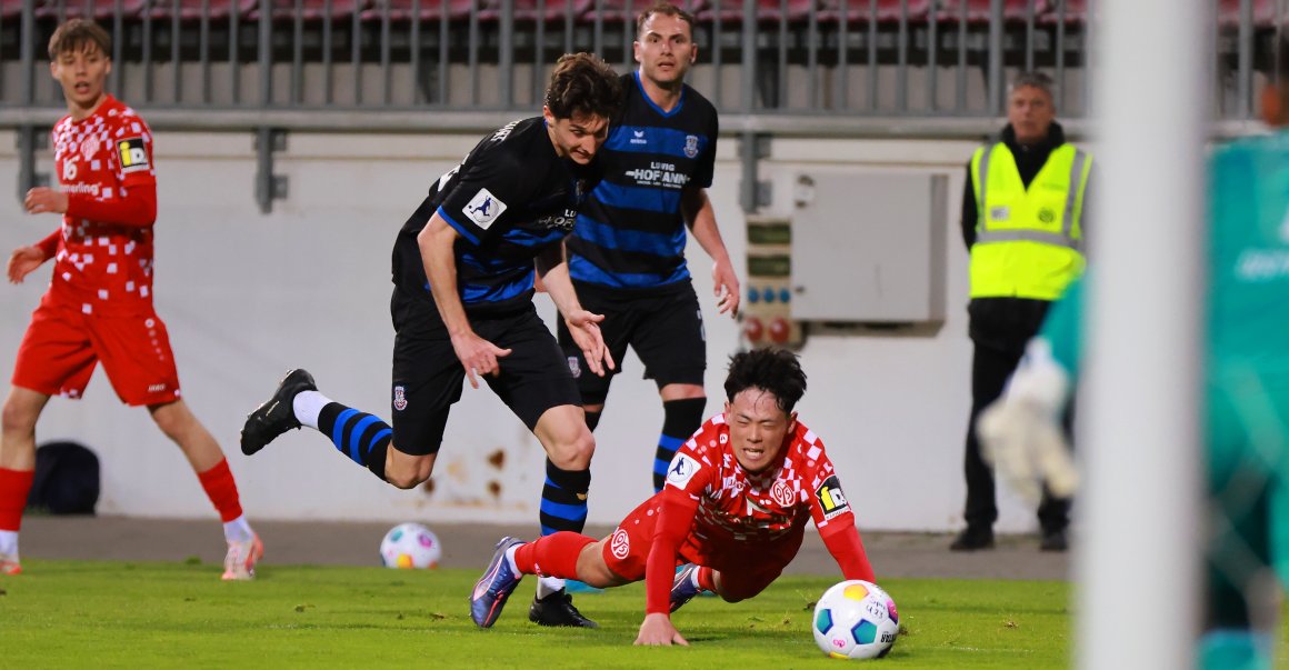 Wichtige Punkte gegen den Abstieg sammelte die U23 im April gegen den FSV Frankfurt. Taiyu Yamasaki muss diesmal allerdings verletzt ausetzen.