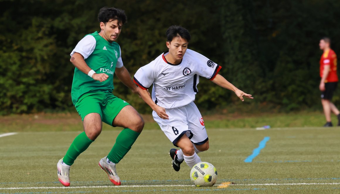 Rui Sekoguchi (r.) war einer von fünf Basara-Torschützen beim 6:2 gegen die SVW II.