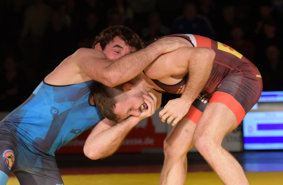 Alexander Semisorows (r.) Kampf gegen Andriy Shyyka erhitzten sich die Gemüter.