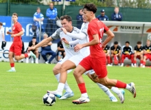In Alzenau setzte sich der TSV Schott zum Saisonauftakt mit 4:0 durch. Sean Horozovic brachte das Team bei seinem Debüt per Strafstoß in Führung, den er selbst herausgeholt hatte.
