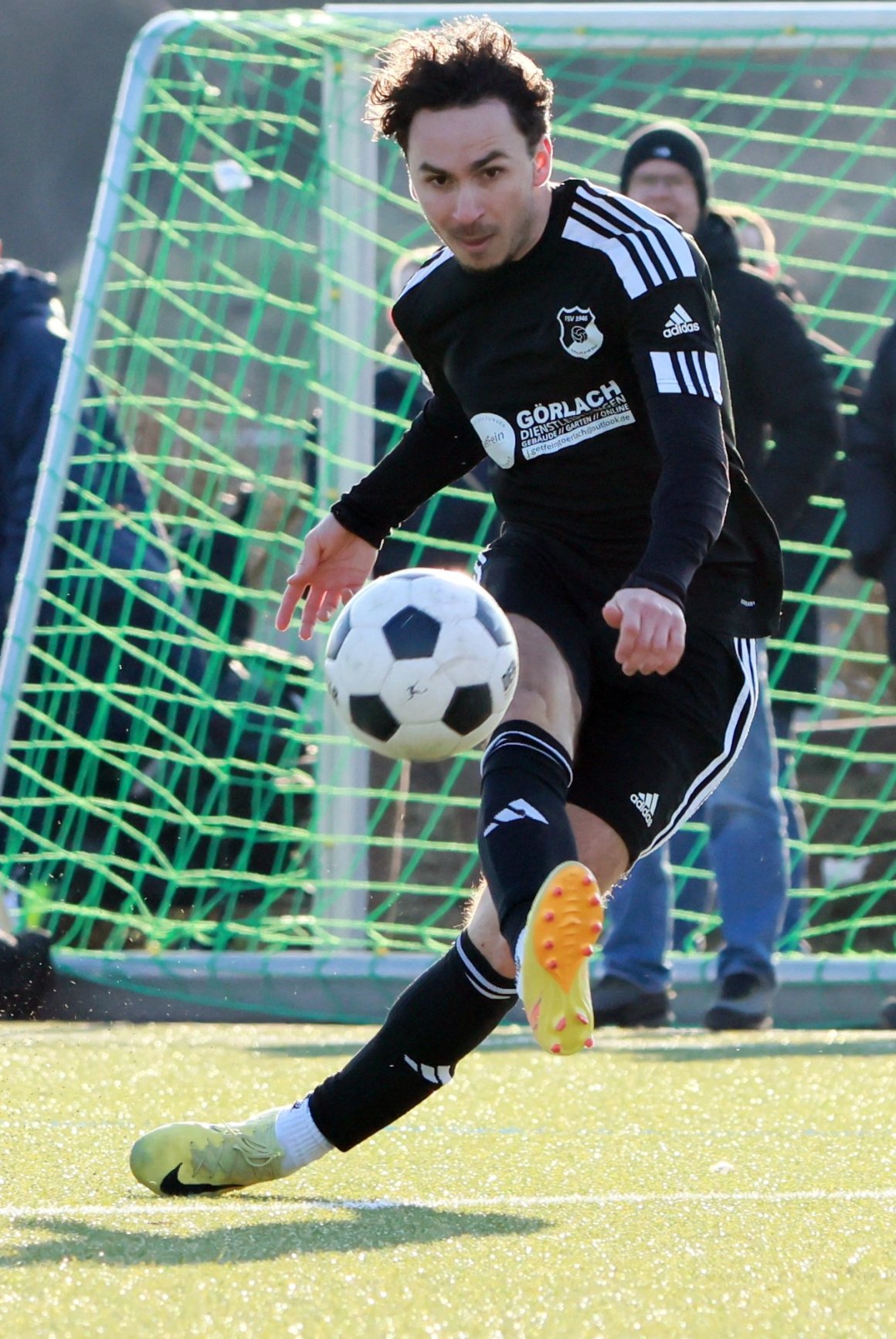 Ilias Kuntich erzielte das Saulheimer 1:0 gegen den TSV Mommenheim.