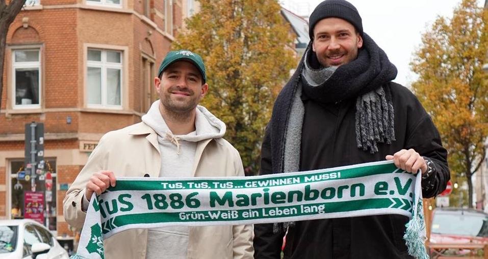 Demnächst stehen sie nicht nur in der Stadt, sondern auch an der Kirschhecke nebeneinander: Timm Belz (l.) und Niklas Grimm.