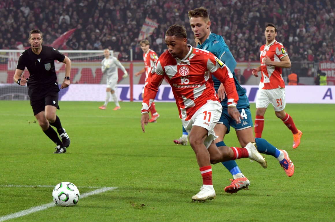 Nach Siegen in Nikosia, gegen Mostar und den AC Florenz (im Bild) streben Armindo Sieb und die 05er in Craiova das nächste Erfolgserlebnis an.