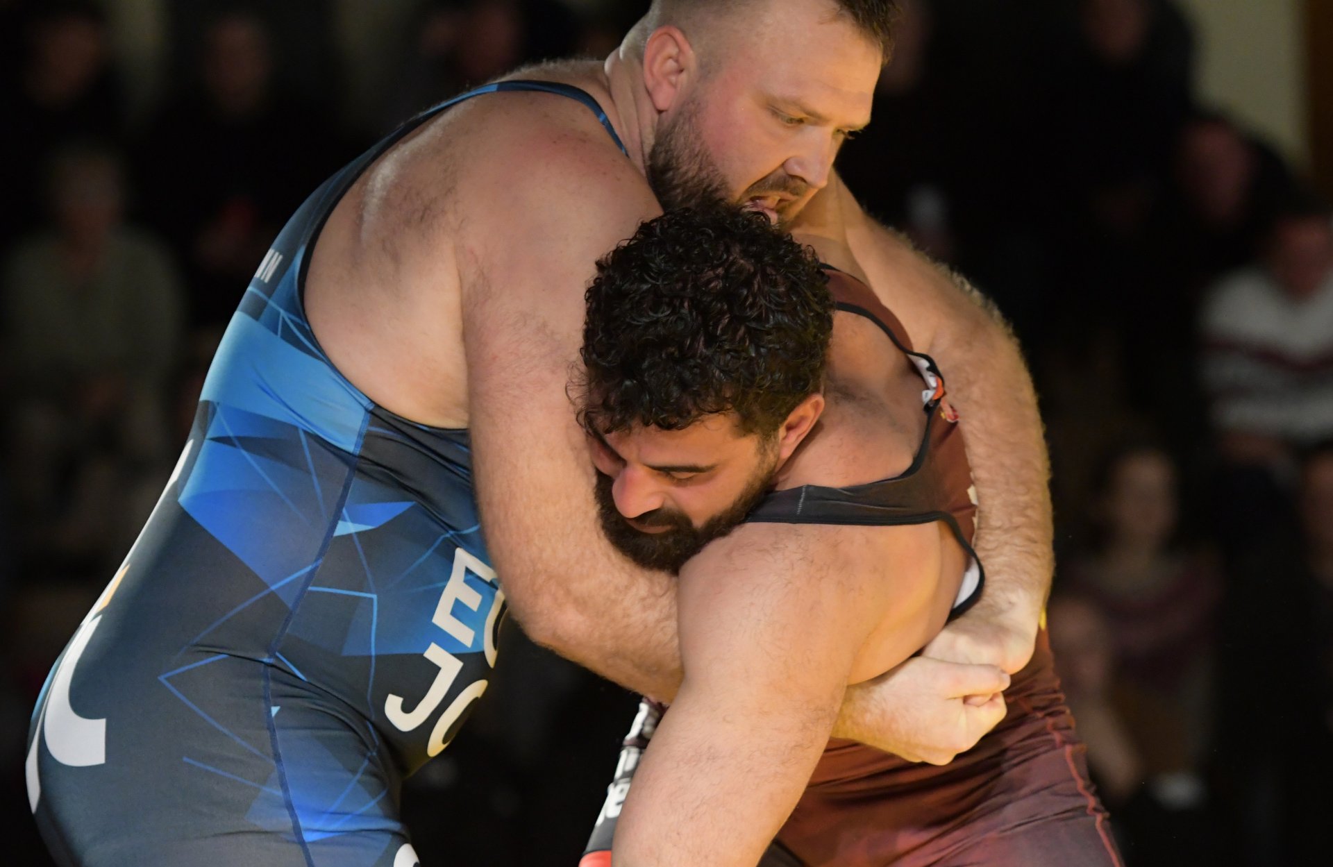 Dass Abdallh Karem im Schwergewicht bei 20 Kilo weniger als Eduard Popp einen, nun ja, schweren Stand haben würde, war klar...