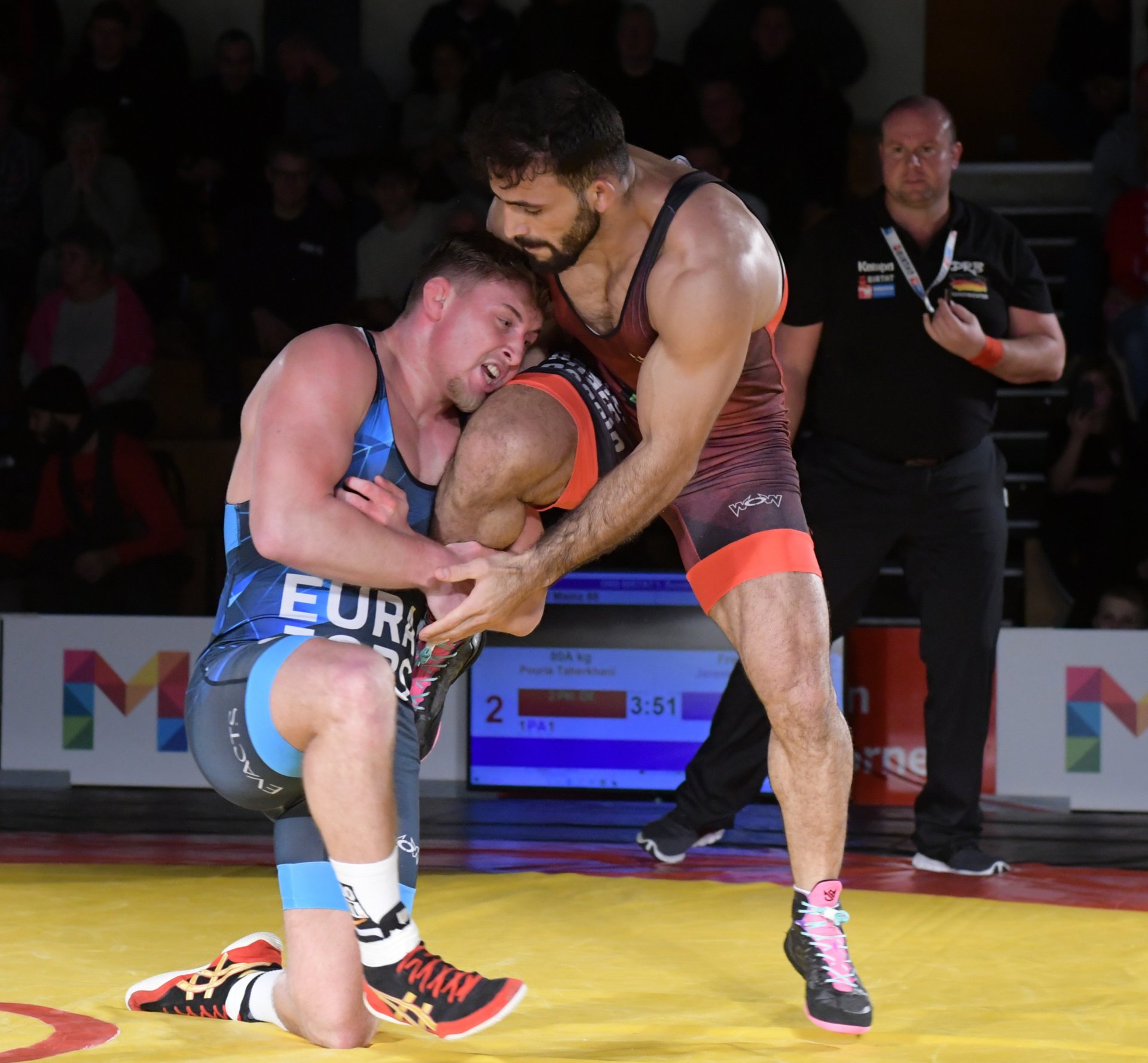 Pouria Taherkhani ging den Kampf gegen Jeremy Weinhold verhalten an...