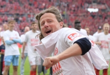 Times they are a changin: Bo Henriksen, hier beim Jubel über den Conference-League-Einzug, hat die 05er verlassen müssen.