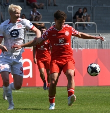 Daniel Gleiber, vorige Saison Kapitän der U23, inzwischen aber mit Profivertrag ausgestattet, kehrte beim 3:1 gegen den OFC erstmals in die Regionalligaelf zurück.