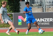 Aidan Neal musste im Nachholspiel gegen den TSV Gau-Odernheim kurz vor der Pause angeschlagen das Feld räumen.  