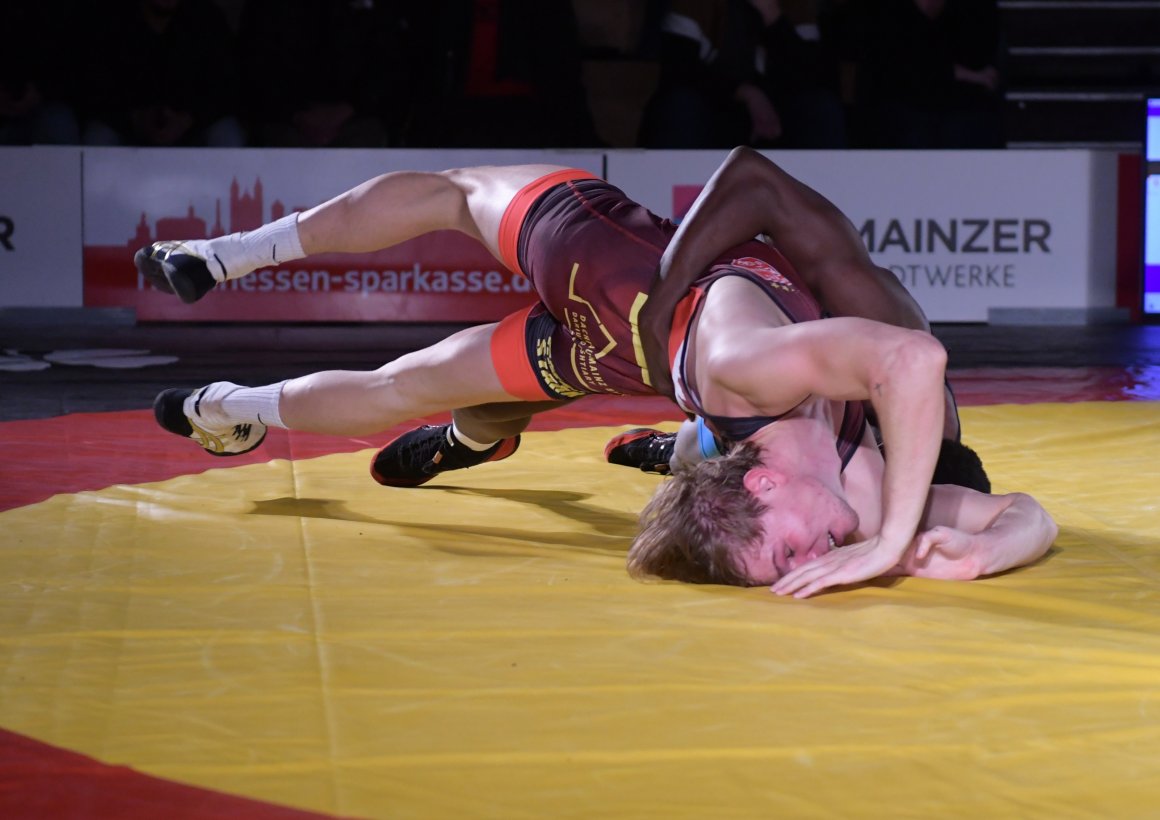 Gegen den französichen Olympiateilnehmer Mamadassa Sylla endete Marlon Vinsons Kampf nach knapp zwei Minuten auf den Schultern.