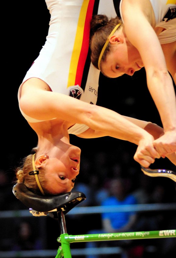 Bewahrten auch in schwierigen Situationen immer kühlen Kopf: Katrin Schultheis (l.) und Sandra Sprinkmeier.