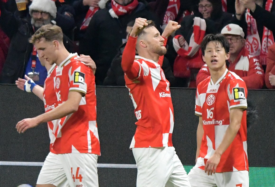 Kapitän in Jubelpose: Soeben hat Silvan Widmer das 1:0 erzielt.