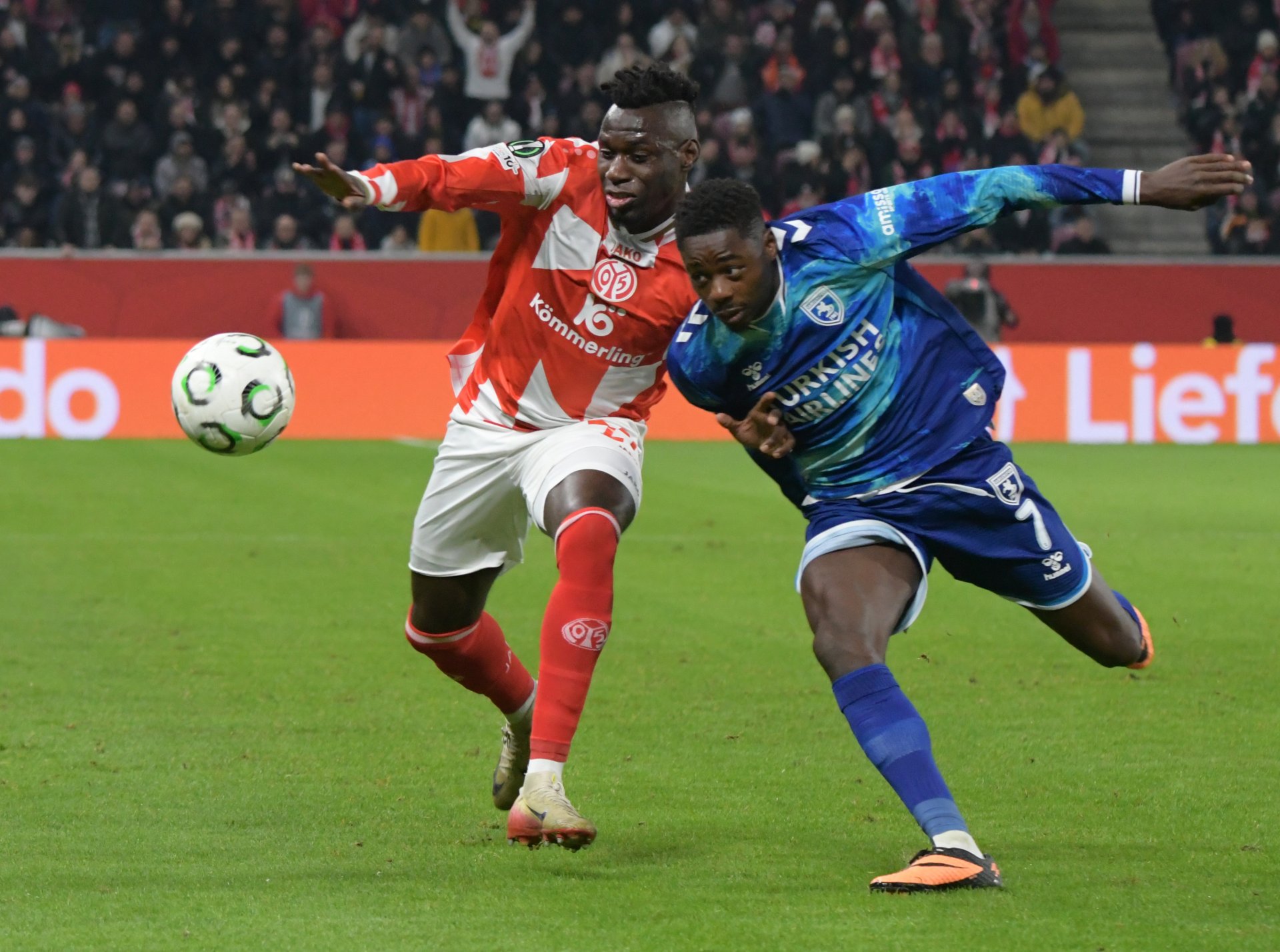 …24. Minute, als sich Anthony Musaba an der linken Seitenlinie gegen Danny da Costa durchsetzte, den Konter lief und in der Mitte Emre Kilinc bediente…