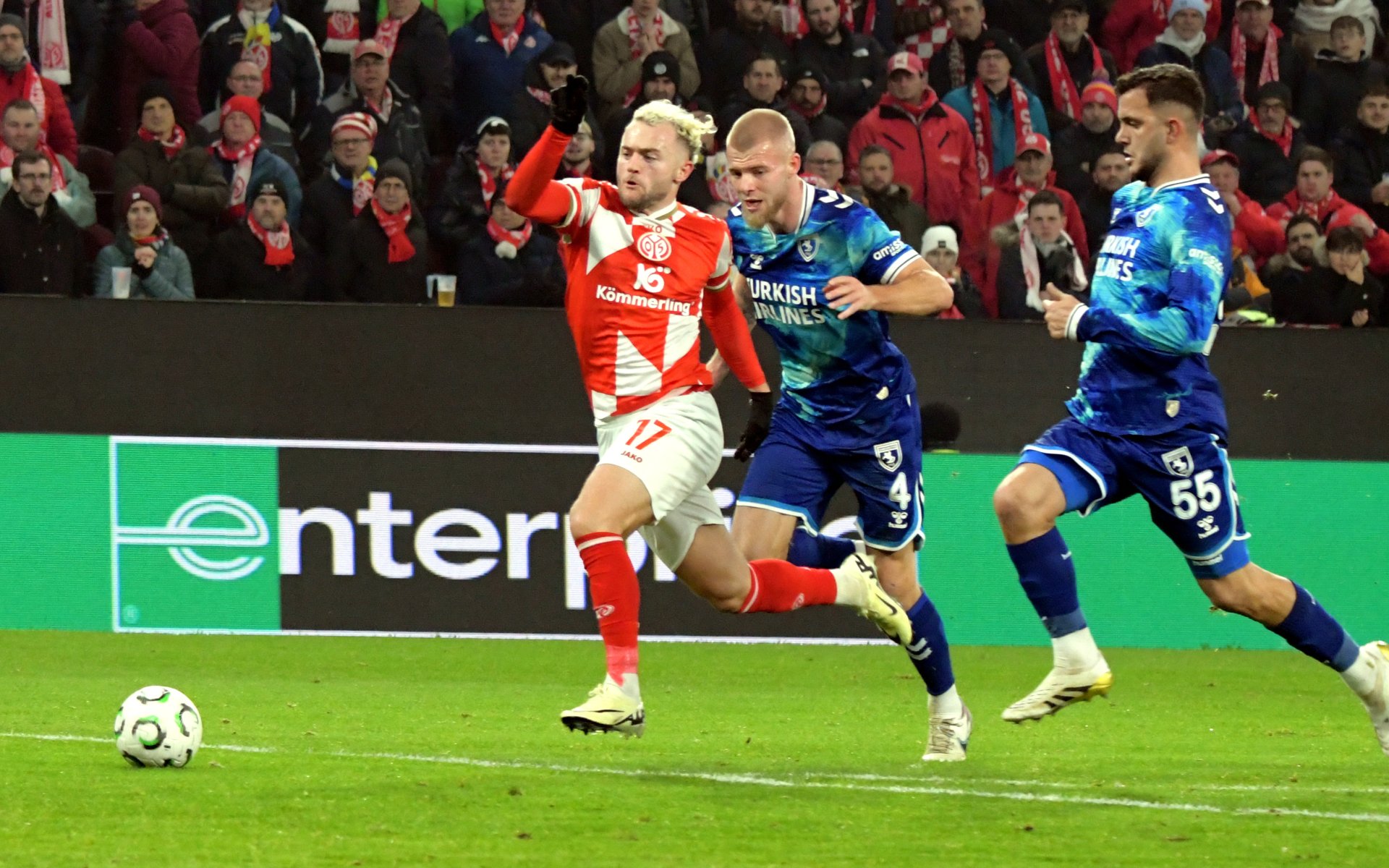 Der eingewechselte Benedict Hollerbach hätte in der Schlussphase auf 3:0 erhöhen oder, besser noch, querlegen können… 