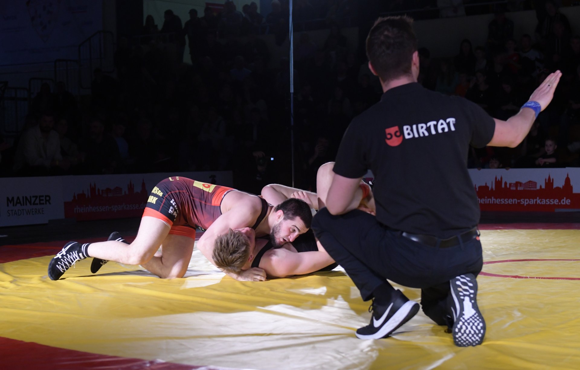 …er legte Aaron Melle auf die Schultern.