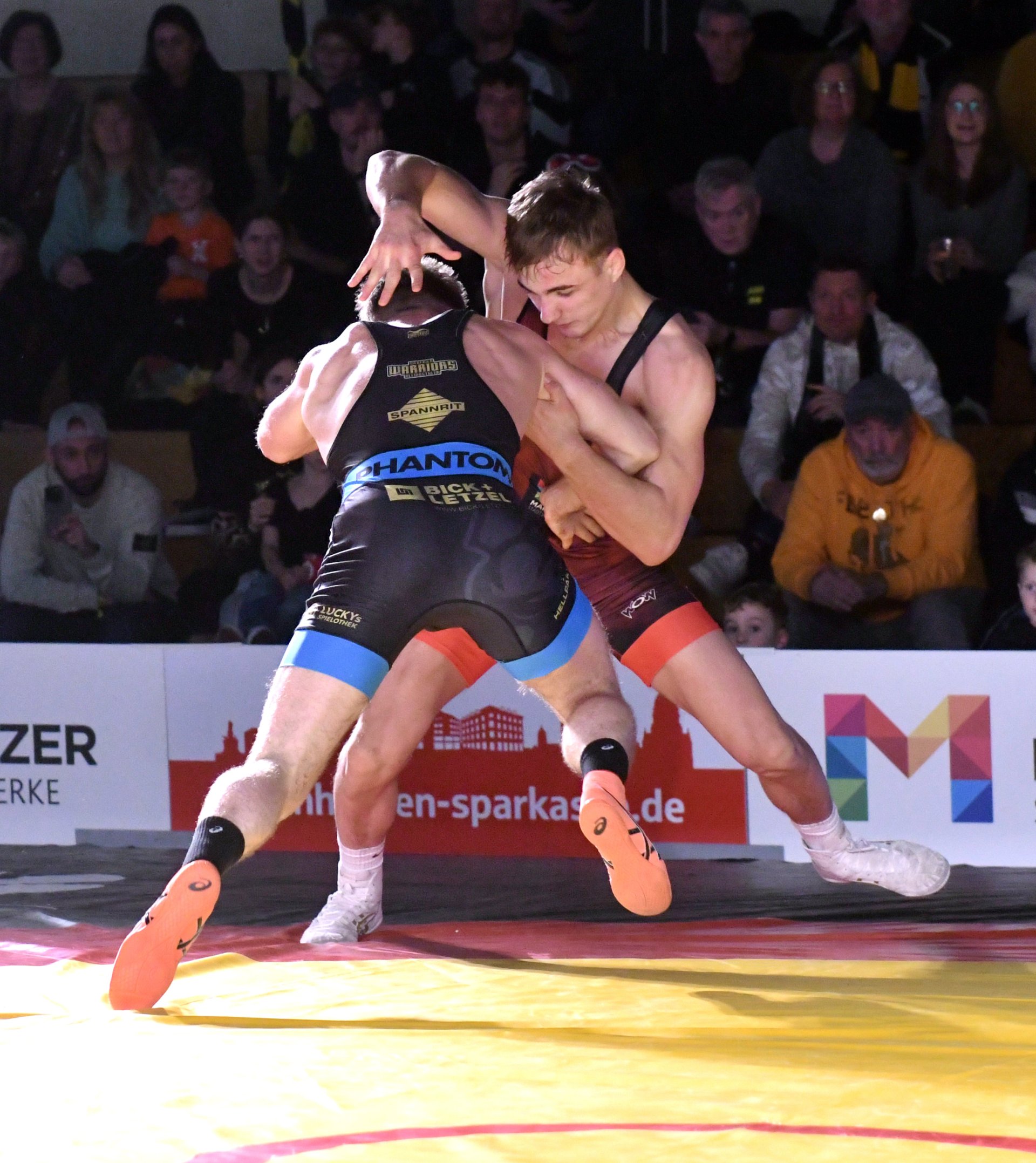 Auf Augenhöhe begegneten Radu Placinta und Artur Tatarinov einander…