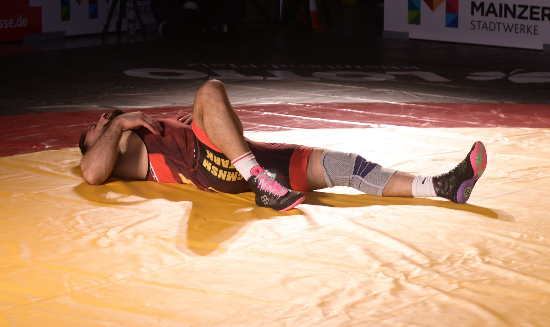 Pouria Taherkhanis Bodenlage nach dem Kampf stand sinnbildlich für das K.o. der Mainzer vor der K.o.-Runde.