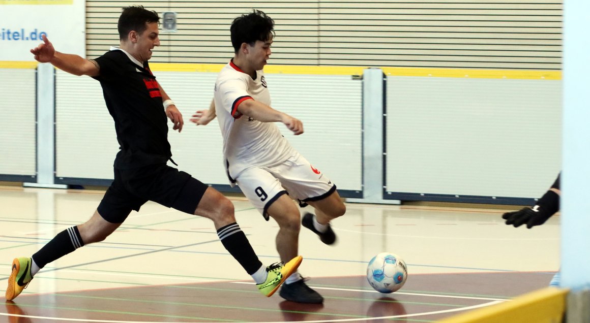 Im November musste die SVW Mainz II im A-Klassenduell Tabellenführer SG Basra/Moguntia II beim 2:6 noch klar die Punkte überlassen, im Hallenformat gab es nun eine 3:2-Revanche.