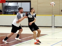 Einen schweren Stand hatten die A-Ligisten wie Alemannia Laubenheim (l., hier gegen Fortuna Mombach II), die als Qualifikanten in die Zwischenrunde eingezogen waren. Keiner von ihnen überstand die zweite Runde.