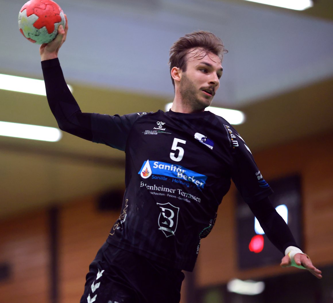 Neun Siebenmeter wollen erst einmal ohne Ausnahme verwertet werden - Lars Ludwig schaffte dies in Bellheim und schuf damit eine gute Grundlage für einen Erfolg. 