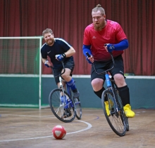 Dennis Krauß (r.) und Paul Wassermann treffen am Samstag noch nicht aufeinander. Wassermann und Jonas Gebhard könnten allerdings Krauß und Christian Stürmer Schützenhilfe im Titelkampf leisten.