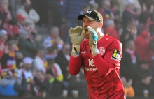 Dirigert seine Vorderleute, ist außerhalb des Platzes aber kein Lautsprecher: Daniel Batz.