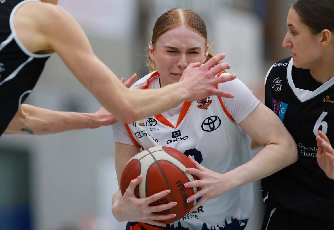 Von der harten Defense der Gäste ließ der ASC (hier Svea Rehders) sich nicht beeindrucken.