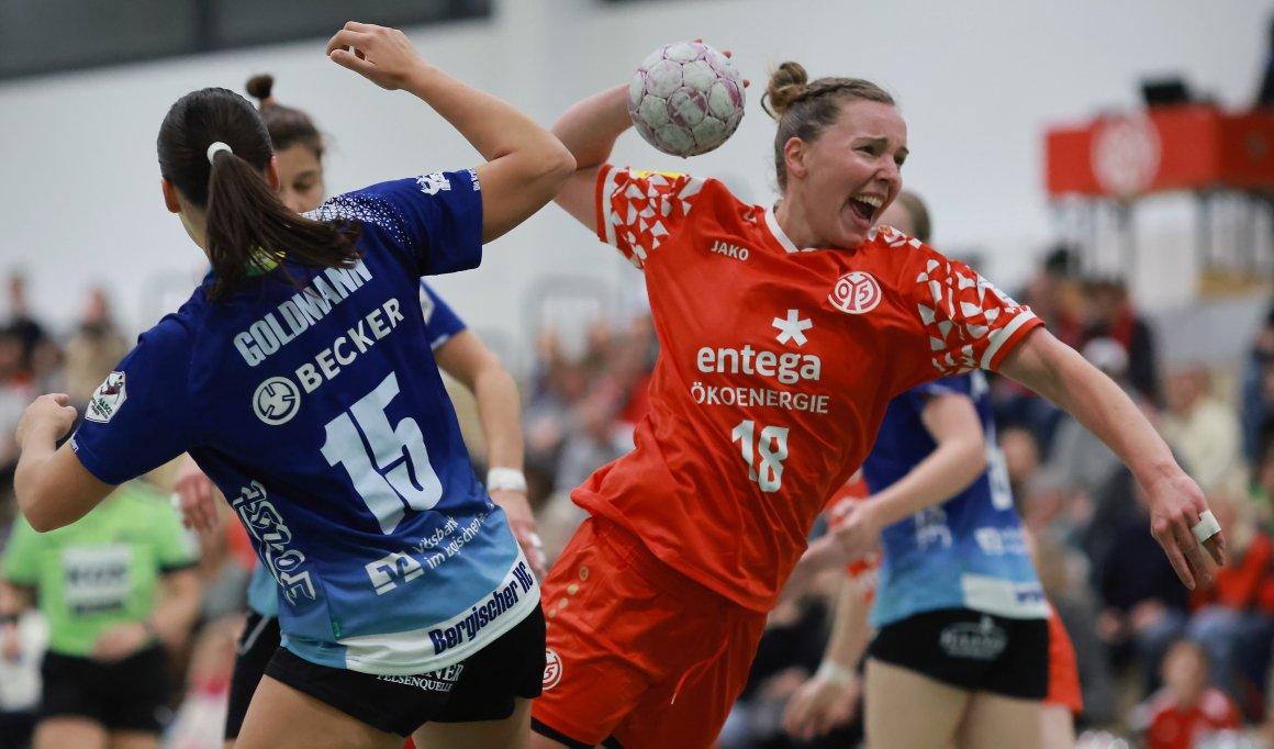 Lena Feiniler war bei der knappen Heimniederlage gegen den Bergischen HC mit ihren sieben Toren sehr effktiv. Die Achse zur Kreisläuferin zu finden, dürfte in Solingen wichtig sein.