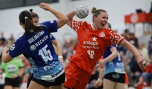 Lena Feiniler war bei der knappen Heimniederlage gegen den Bergischen HC mit ihren sieben Toren sehr effktiv. Die Achse zur Kreisläuferin zu finden, dürfte in Solingen wichtig sein.