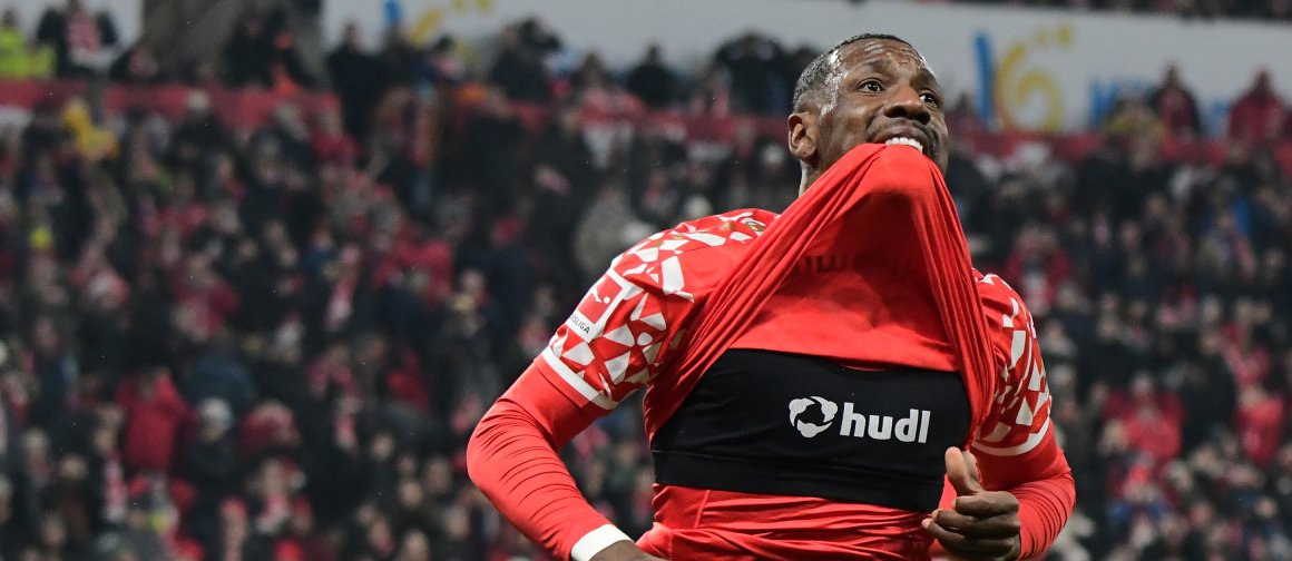 Zum Ins-Trikot-beißen: Sheraldo Becker verzog in der Schlussphase aus aussichtsreicher Position.